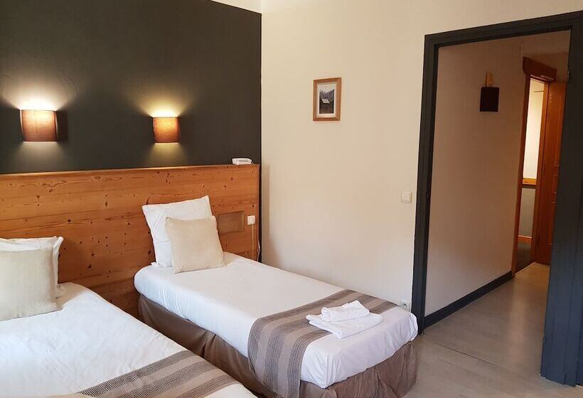 Savoy Hotel & Restaurant