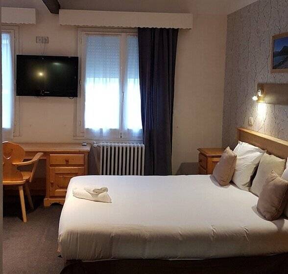 Savoy Hotel & Restaurant