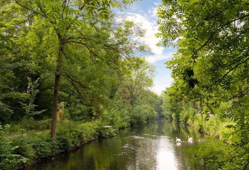 Отель The Originals Boutique, Hôtel Bulles By Forgeron, Lille Sud