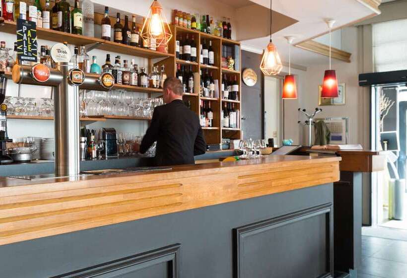 Отель The Originals Boutique, Hôtel Bulles By Forgeron, Lille Sud