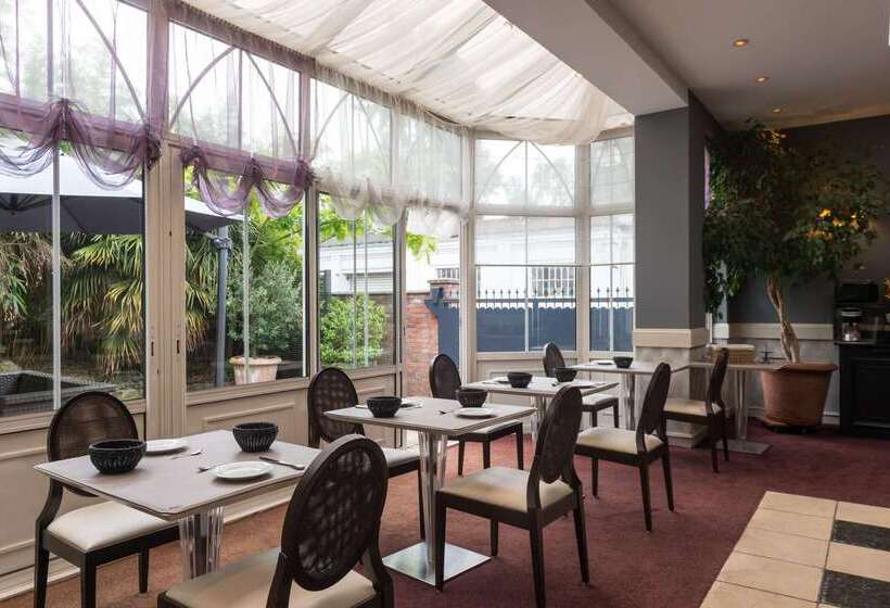 Отель The Originals Boutique, Hôtel Bulles By Forgeron, Lille Sud