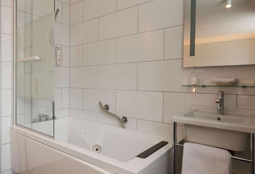 Отель The Originals Boutique, Hôtel Bulles By Forgeron, Lille Sud