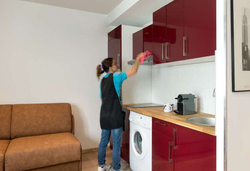 Отель The Originals Boutique, Hôtel Bulles By Forgeron, Lille Sud