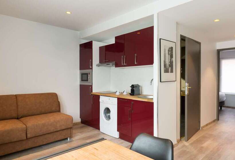 Отель The Originals Boutique, Hôtel Bulles By Forgeron, Lille Sud