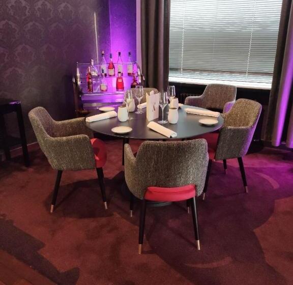 Отель The Originals Boutique, Hôtel Bulles By Forgeron, Lille Sud