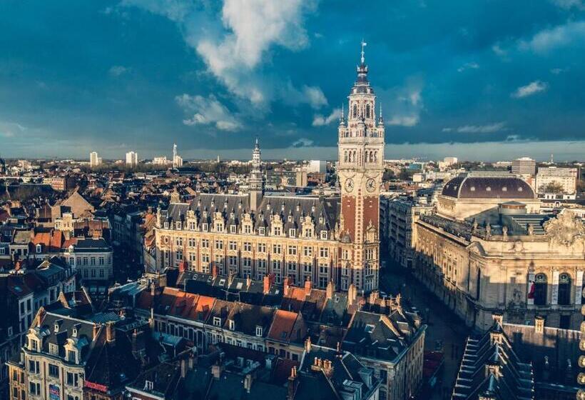 Отель The Originals Boutique, Hôtel Bulles By Forgeron, Lille Sud