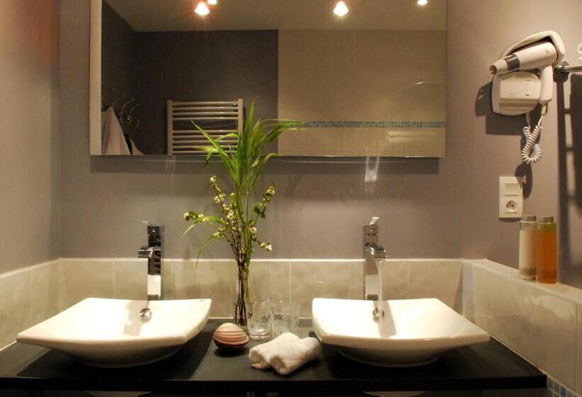 Отель The Originals Boutique, Hôtel Bulles By Forgeron, Lille Sud