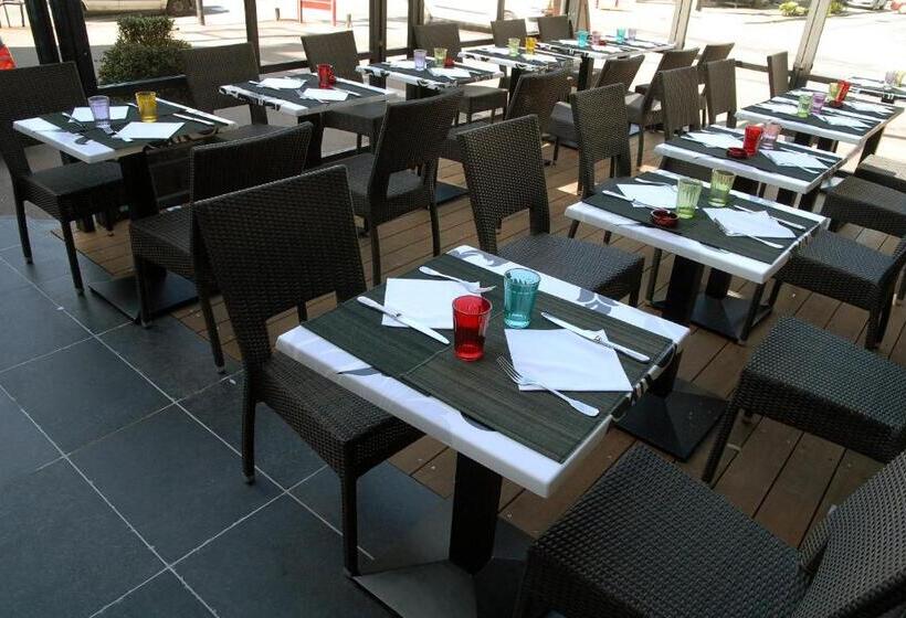 Отель The Originals Boutique, Hôtel Bulles By Forgeron, Lille Sud