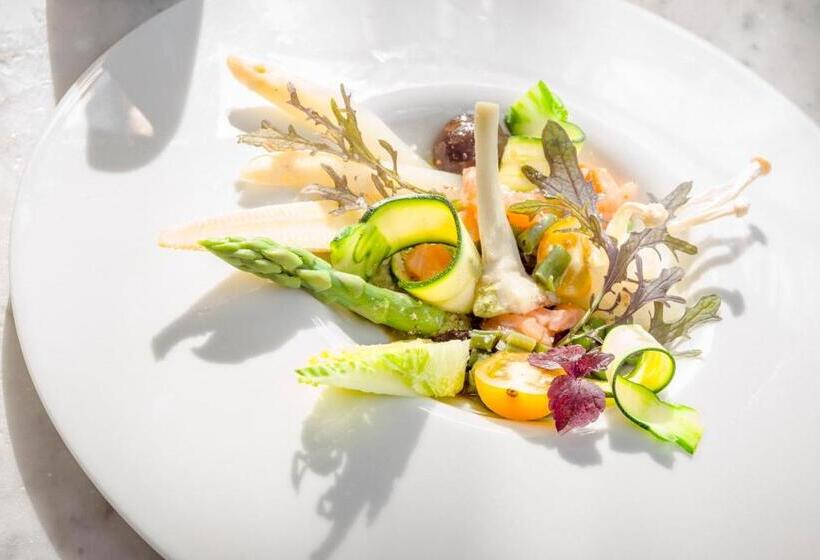 Отель The Originals Boutique, Hôtel Bulles By Forgeron, Lille Sud