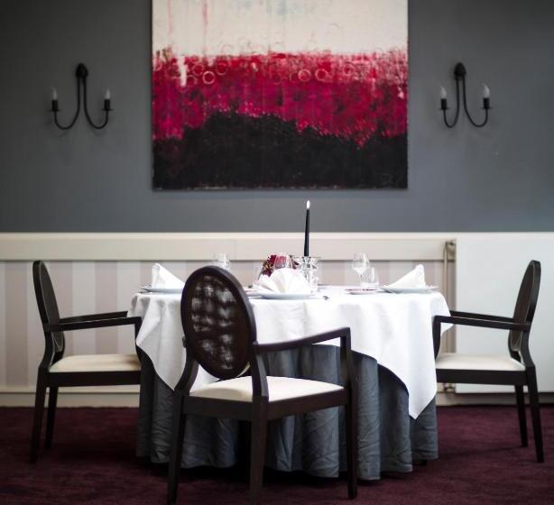 Отель The Originals Boutique, Hôtel Bulles By Forgeron, Lille Sud