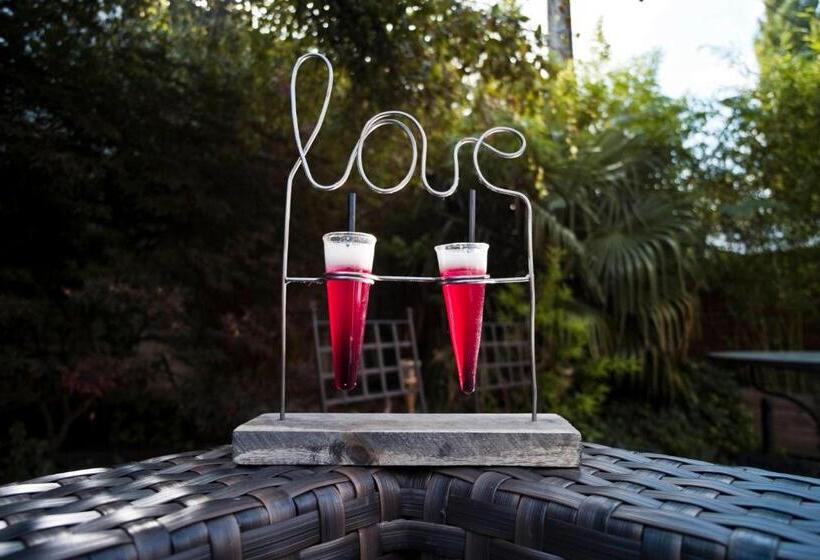 Отель The Originals Boutique, Hôtel Bulles By Forgeron, Lille Sud