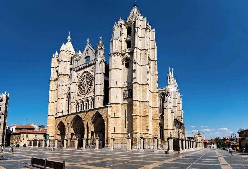 בית מלון כפרי Zentral León