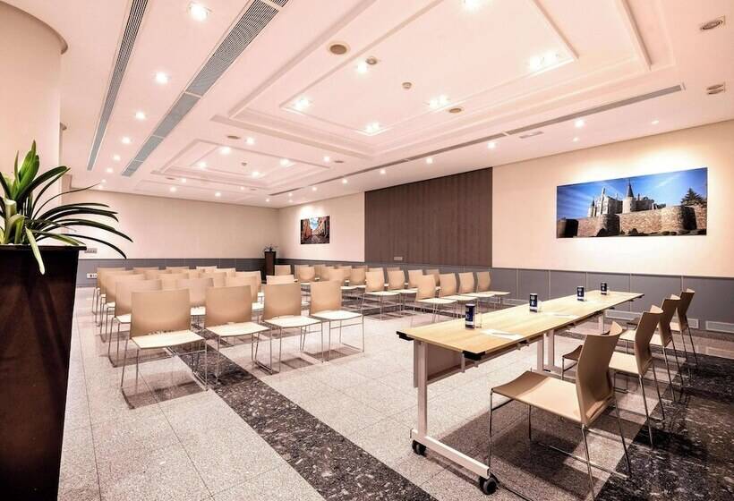 בית מלון כפרי Zentral León