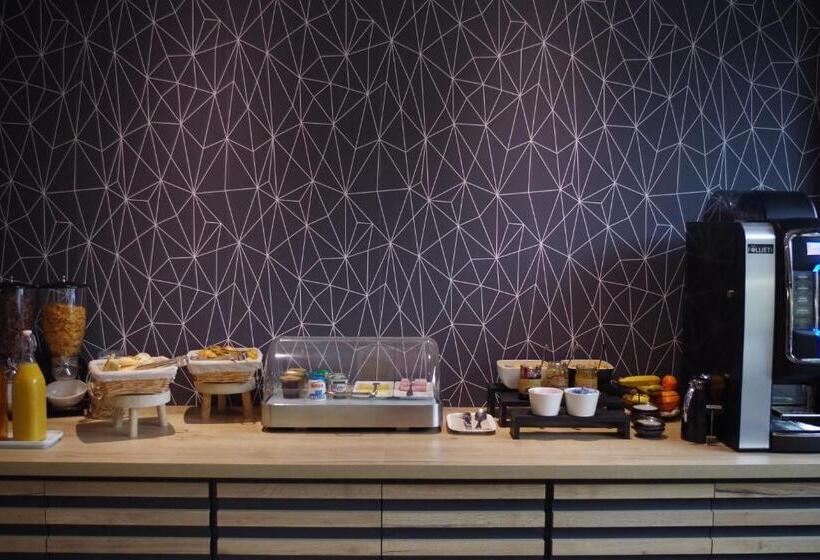 Logis Hotel Le Chêne Vert