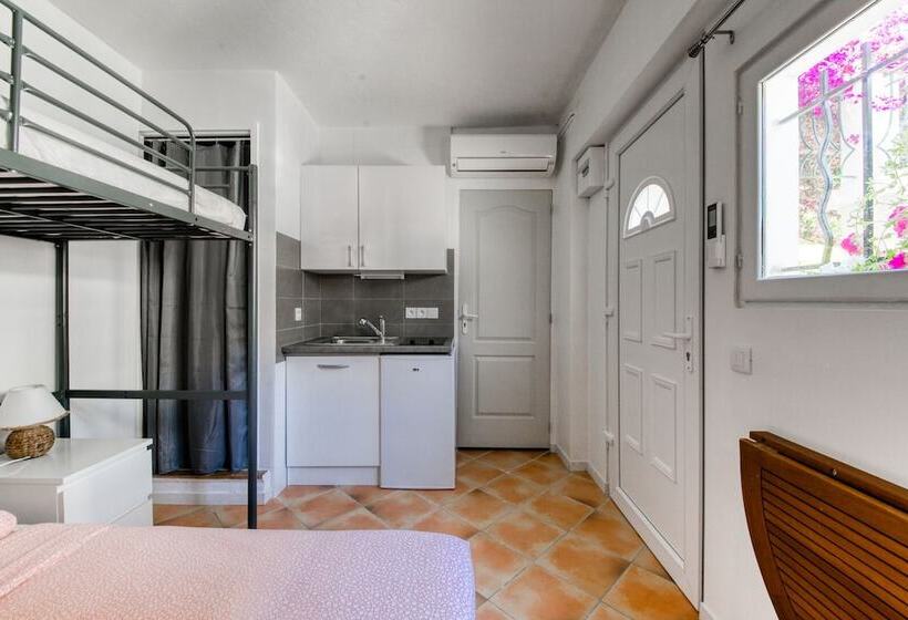 Crew Lighthouse   Hostel