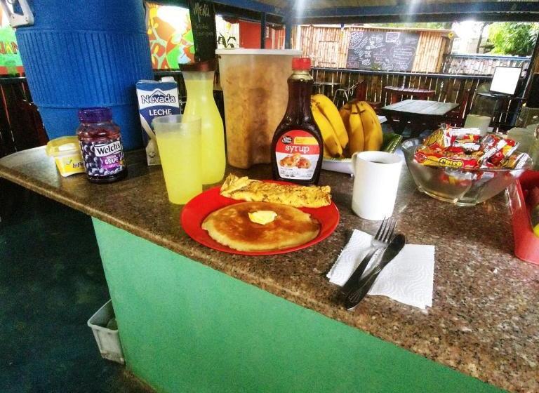 Общежитие Hostal Amador Familiar