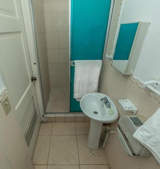 Общежитие Hostal Amador Familiar