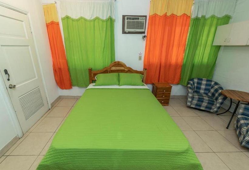 Общежитие Hostal Amador Familiar