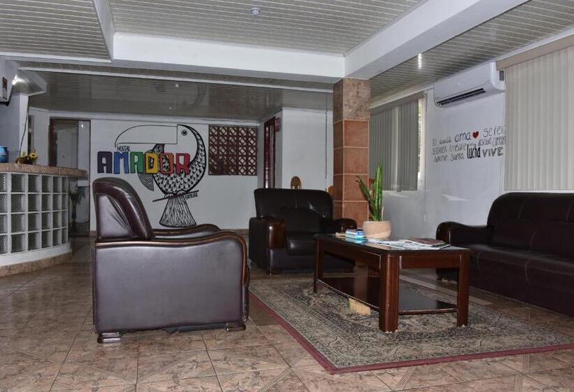 Общежитие Hostal Amador Familiar