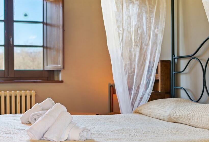 Alluring Cottage In Citta Della Pieve With Swimming Pool