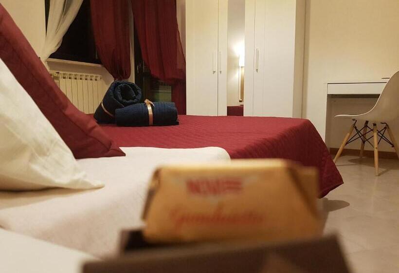 تختخواب و صبحانه Il Teatro