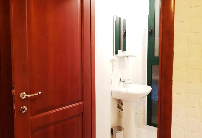 تختخواب و صبحانه Il Teatro