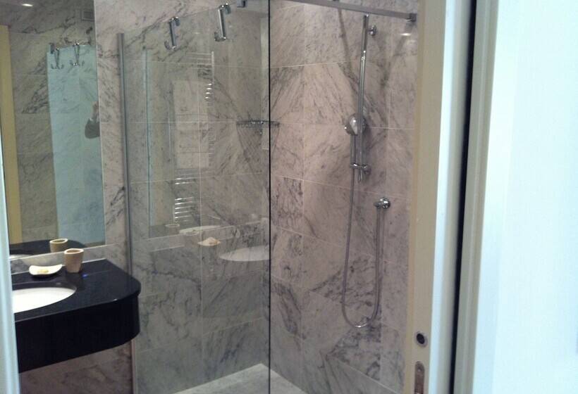 פונדק Novessentia