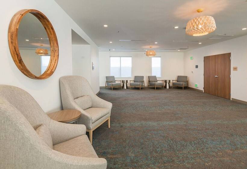 בית מלון כפרי Element Denver International Airport