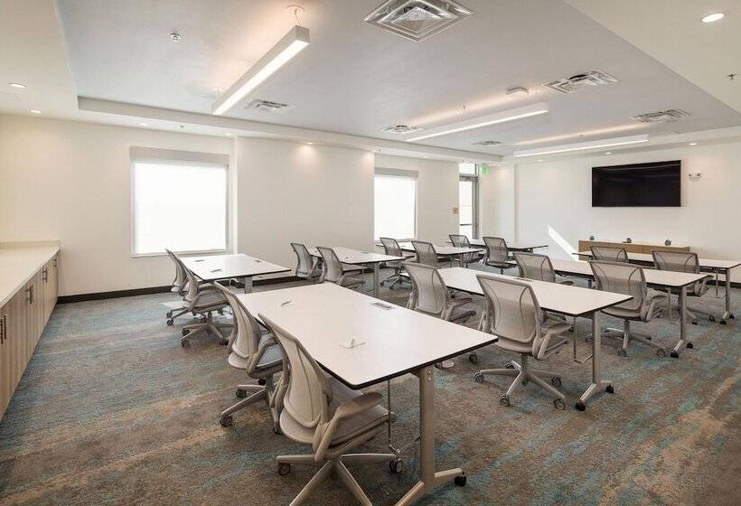 בית מלון כפרי Element Denver International Airport