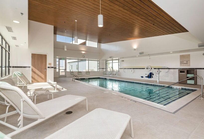 בית מלון כפרי Element Denver International Airport