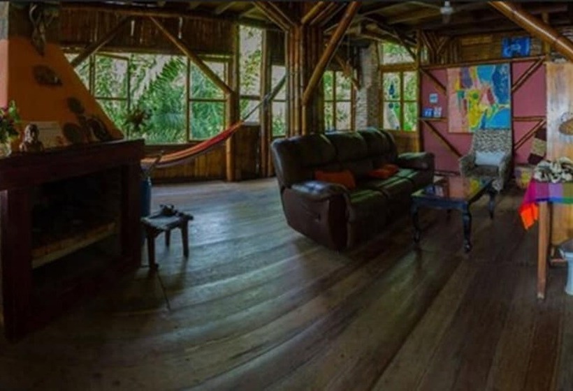 هتل Finca Punta Ayampe
