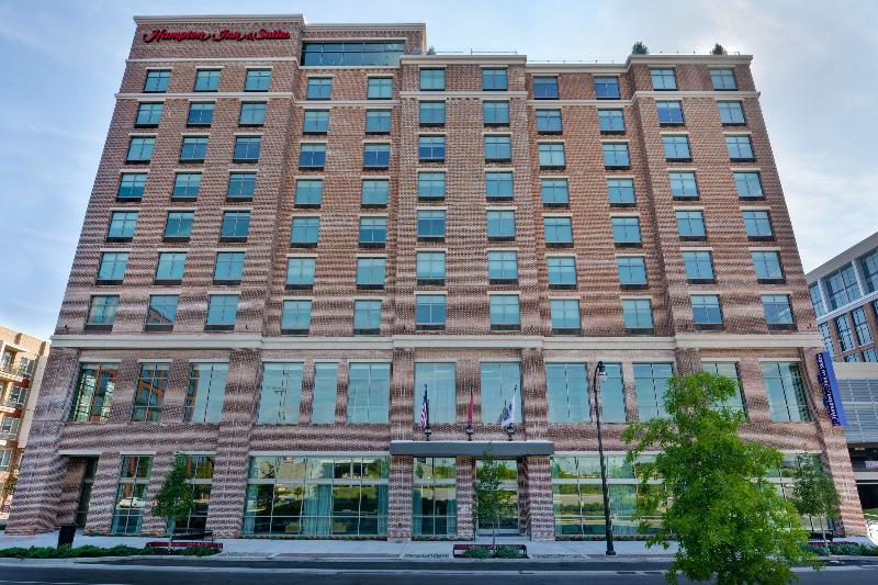 هتل Hampton Inn & Suites Nashville Downtown Capitol View