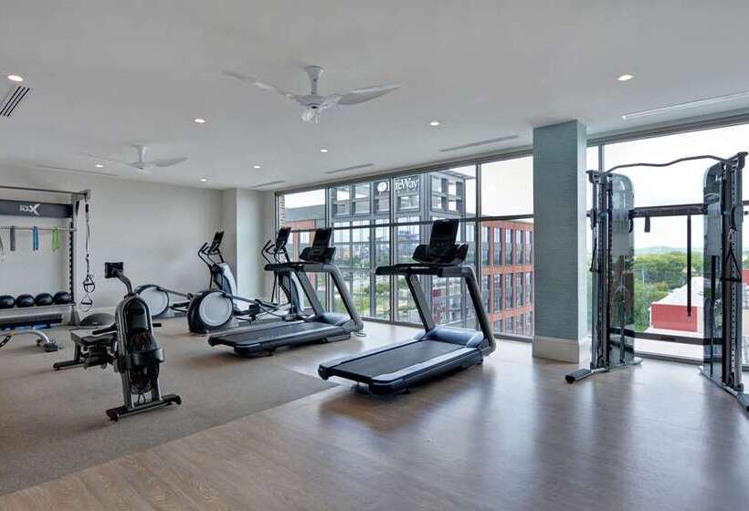 هتل Hampton Inn & Suites Nashville Downtown Capitol View