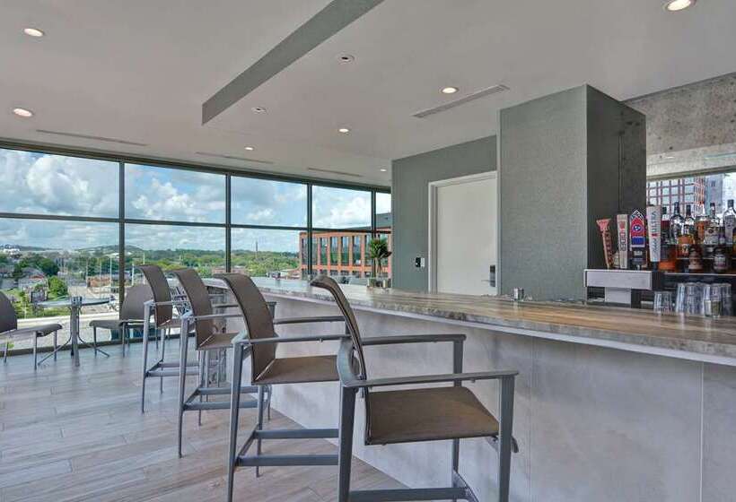 هتل Hampton Inn & Suites Nashville Downtown Capitol View