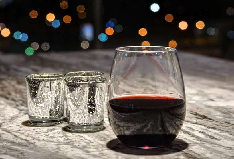 هتل Hampton Inn & Suites Nashville Downtown Capitol View