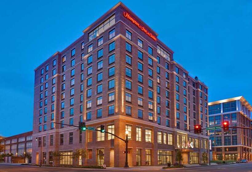 هتل Hampton Inn & Suites Nashville Downtown Capitol View