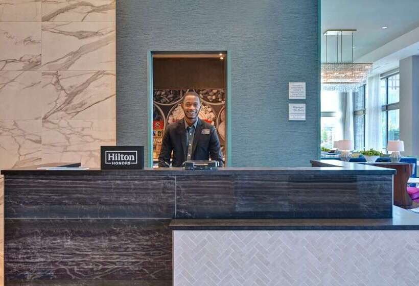 هتل Hampton Inn & Suites Nashville Downtown Capitol View