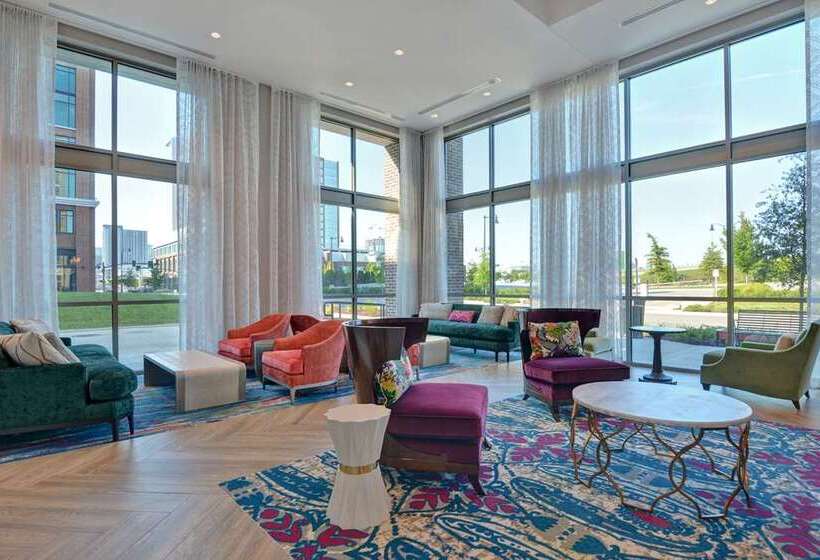 هتل Hampton Inn & Suites Nashville Downtown Capitol View