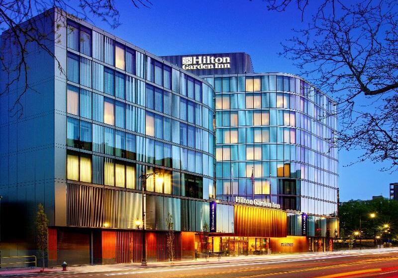 בית מלון כפרי Hilton Garden Inn Boston Brookline, Ma