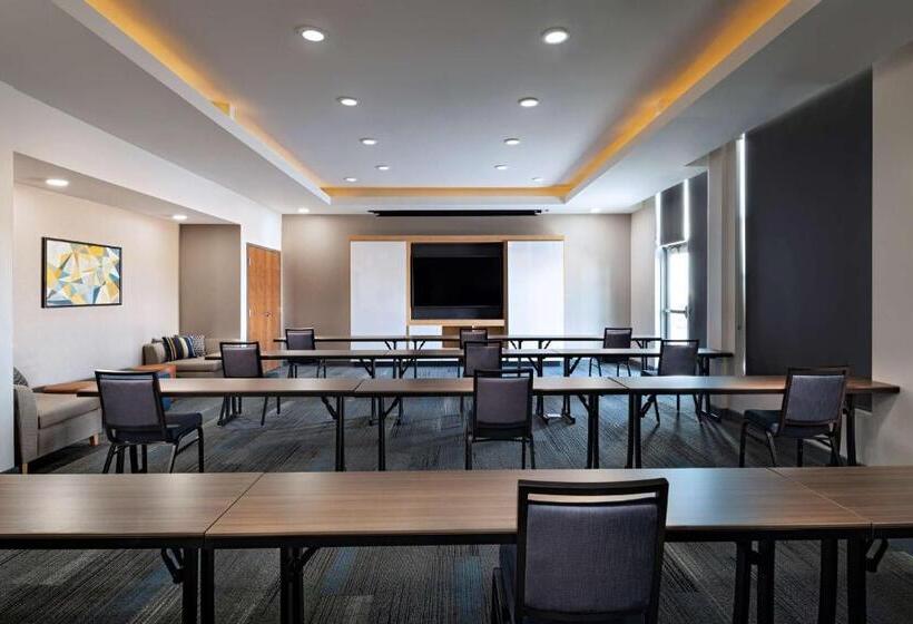 בית מלון כפרי Hyatt House Carlsbad