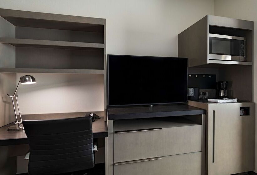 هتل Hyatt House Carlsbad