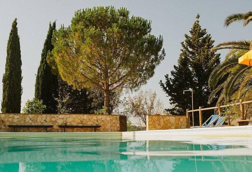 فندق ريفى Torre Rasa