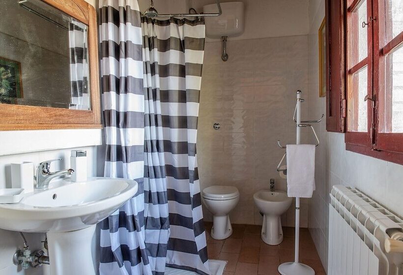 فندق ريفى Torre Rasa