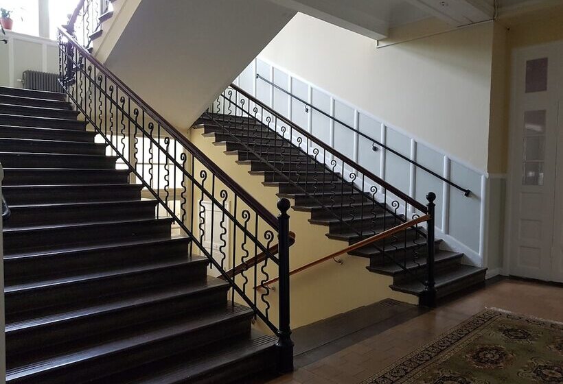 Lindsbergs Kursgard And Hostel