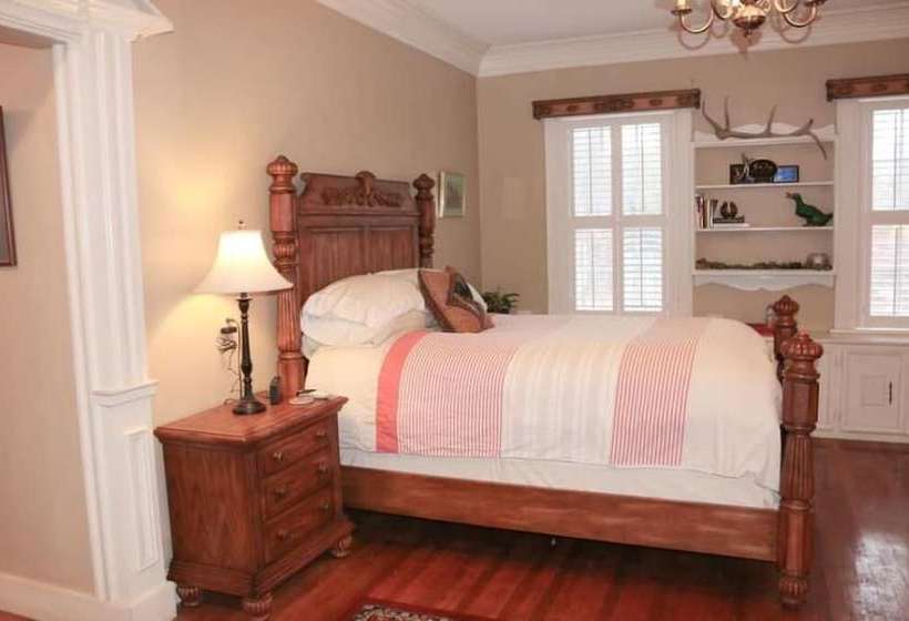 مبيت وإفطار Opus House