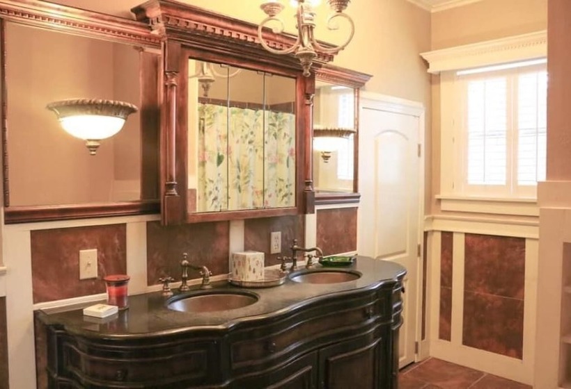 مبيت وإفطار Opus House