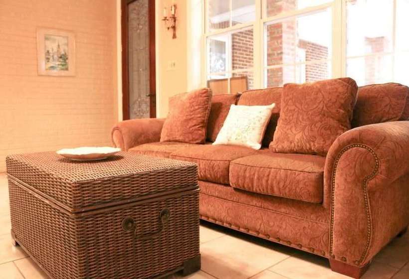 مبيت وإفطار Opus House