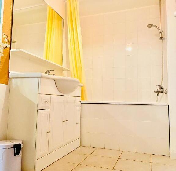 פנסיון Reims Sherpa Guest House