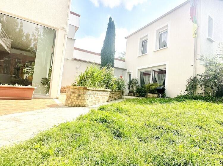 פנסיון Reims Sherpa Guest House