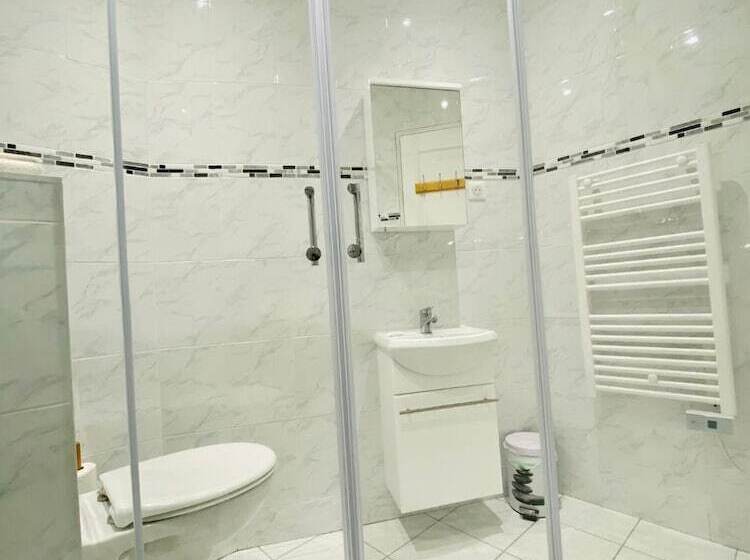 פנסיון Reims Sherpa Guest House